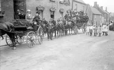 Horse and Carriages, outside Royal Oak Hotel, Dewsbury