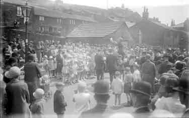 Whitsuntide, children singing, Earlsheaton, Dewsbury