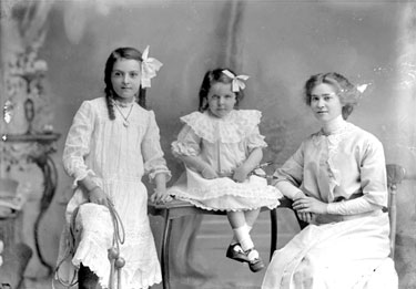 Portrait of three young women (sisters?)
