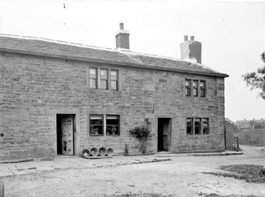 Thornbush Farm: was home to Patrick Bronte when he moved to Hartshead. He later moved to Clough House in Hightown where his two eldest daughters were born
