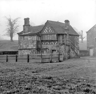 Gatehouse, Kirklees Park, Cooper Bridge