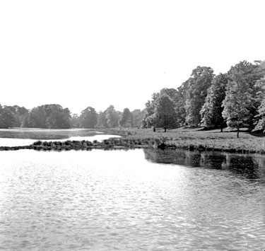 Lake in Bretton Park