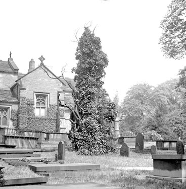 Kirkheaton Churchyard