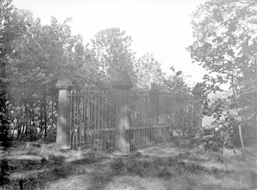 Nun's Grave, Kirklees Park