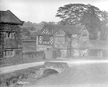 Gatehouse, Kirklees Priory