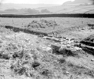 Roman Fort, Slack: section of main road near East gate and road on North inside rampart looking S.E.