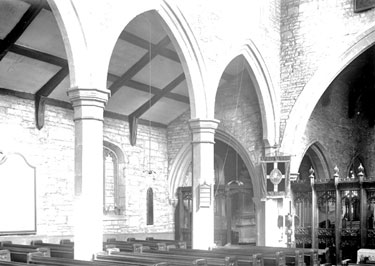 Almondbury Parish Church: interior