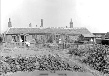 Cottages, Bank Top, Almondbury