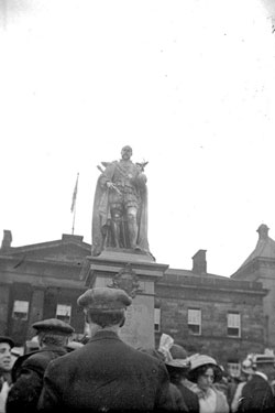 Statue of Edward VII at Huddersfield Royal Infirmary