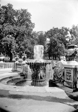 Serpentine, Kensington Gardens, London