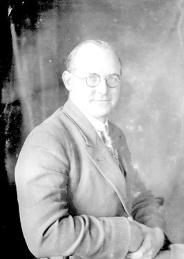 Portrait of Mr W V Gledhill