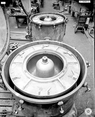 Thomas Broadbent & Sons Ltd: dehydrating centrifugals driven from two speed countershaft