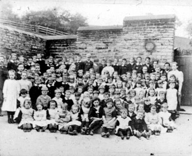 School children and teachers group photograph