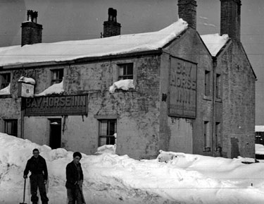 Bay Horse Inn, Hade Edge, digging a way through the snow