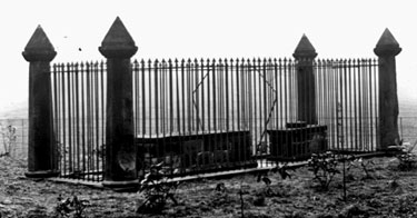 Kirklees Park, Nun's Grave