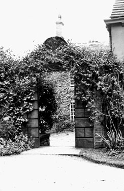 Entrance to courtyard, Fenay Hall, Fenay Bridge