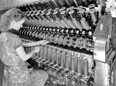 Beanlands Mill, Spring Grove Mills, Clayton West: Shirley Leeson, Ring spinning