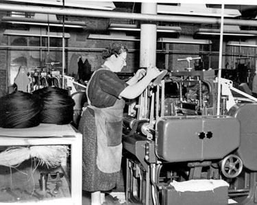 Mildred Beaumont, Combing Room, Beanlands Mill, Spring Grove Mills, Clayton West