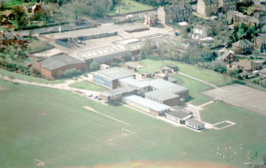 Aerial view of Birkenshaw Infants & Junior School, Gomersal