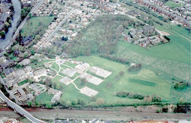 Aerial view of Headfield Junior School, Thornhill Lees showing Vicarage Road and Selbourne Road left leading to Caledonian Road top right