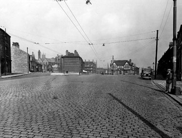 Old Street on left, Southgate and Castlegate