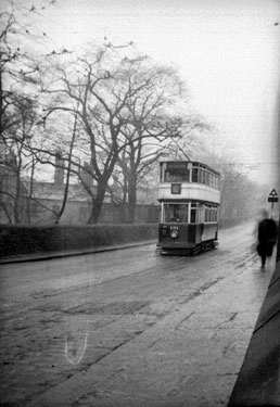 Tram at Ash Brow Road, Sheepridge, Huddersfield - No 131