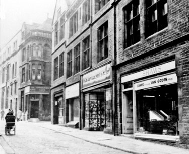 Victoria Lane, (Now the site of the Woolworths Building), with the Albert Hotel to the rear of the photograph
