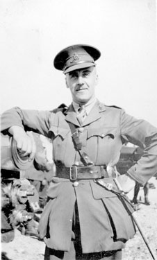 214 Battery Royal Artillery, Huddersfield Territorial Army - Catterick Camp - Lt. Carl Mellor 1926 - Major