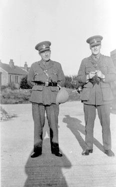214 Battery Royal Artillery, Huddersfield Territorial Army - Outbreak of war - Capt. Mellor and Capt. Orr