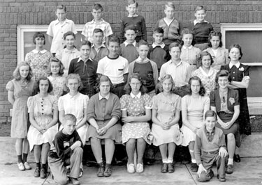 Young evacuees, children of Hoover Employees sent to USA in WWII - Edgefield School 8th Grade, 2nd row from back, 1st left Jacqueline Gibson