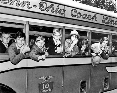 Young evacuees, children of Hoover Employees sent to USA in WWII: arrival at Hoover camp.