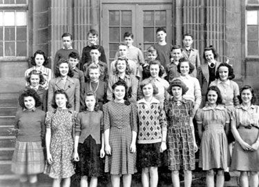 Young evacuees, children of Hoover Employees sent to USA in WWII: Freshman Class, Lehman High School