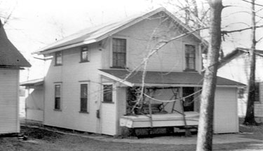 Young evacuees, children of Hoover Employees sent to USA in WWII: New house at Turkeyfoot Lake