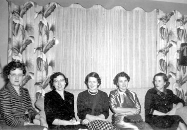 Young evacuees, children of Hoover Employees sent to USA in WWII: Reunion - Ilene, Bash, Lais, Sally and Marilyn