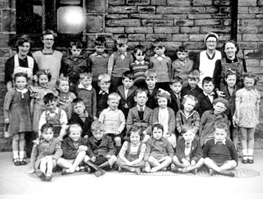Scholes National School - a group photograph