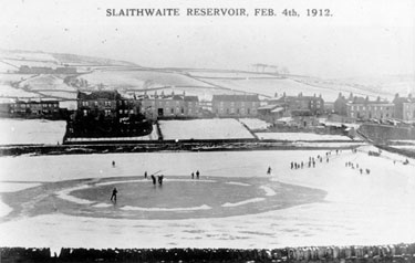 People skating on Slaithwaite Reservoir