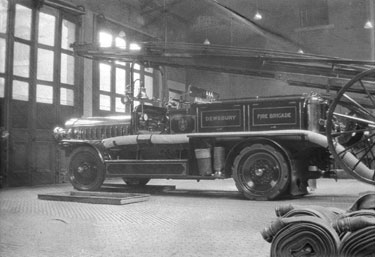 Dewsbury Fire Engine - Morris-Maguires-Belsize, in use from 08.03.1911 to 1933, 350 gallon. Dewsbury was the third fire authority in Yorkshire to be motorised.