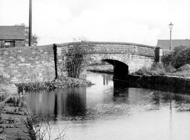 Canal Bridge on Thornhill Road, Dewsbury - demolished.