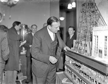 Alfred Robens inspecting Model of Coal Mine at Electrictiy Shop 	