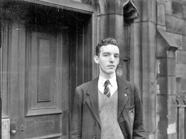 Geoffrey Drake (18 years) of Dalton awarded Cambridge Mathematics Scholarship 	