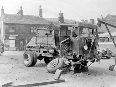 Crashed lorry in Jubilee Square, Golcar 	