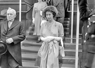 Royal Visit: Princess Elizabeth and Duke of Edinburgh, Ramsden Street, Huddersfield 	