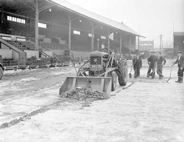 Snow clearing at Fartown 	