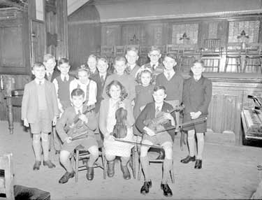 Violinists, Mrs Sunderland Competition Under 14 	