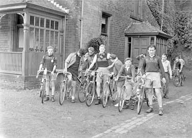 Cyclists in Wessenden, Meltham 	