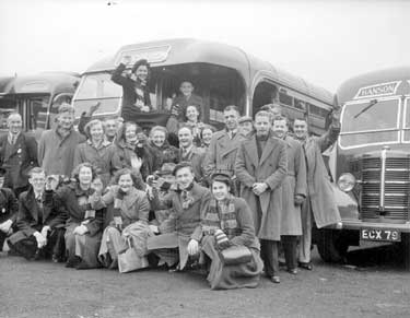 Fartown supporters leave for Headingly 	
