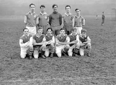Huddersfield Young Mens Christian Association Football Team 	