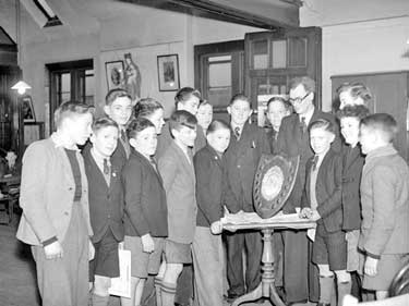 Examiner Schools Boxing Trophy - Group of boys with A. M. Lee 	