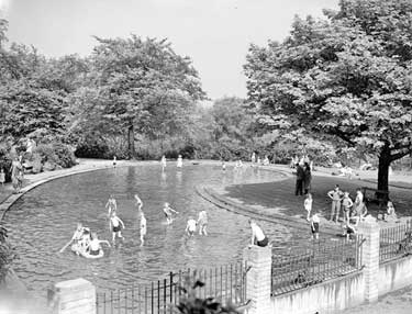Beaumont park pool, Huddersfield 	