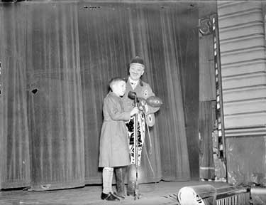 Imperial Chemical Industries Childrens' Party, Bert Austin Entertainer with David Harrison 	